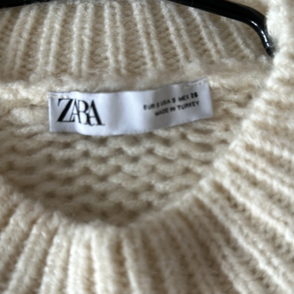 Zara White Knitted Sweater Small - Picture 2 of 3